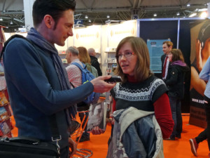 Anja wird interviewt auf der Leipziger Buchmesse.